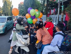 Berkah Syarif dari Balon Gas di Hari Pertama Masuk Sekolah