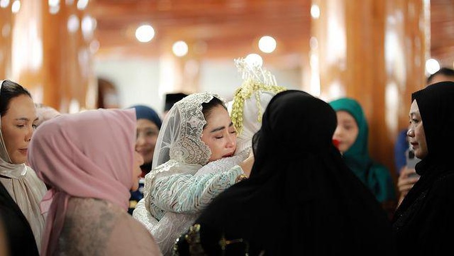 Pernikahan Rosa Meldianti dan Inggil