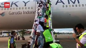 VIDEO: Kloter 1 Jemaah Haji Padang Tiba di Tanah Air