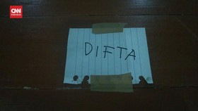 VIDEO: Siswa di Banten Datang Subuh Demi Bangku Paling Depan