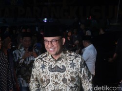 Senyum Anies Tanggapi soal Surya Paloh Sebut Kemungkinan Dirinya Ketemu Jokowi