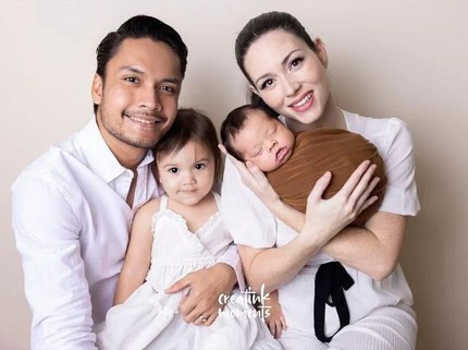 5 Potret Randy Pangalila dan Istri Bule bersama 2 Anak yang Blasteran