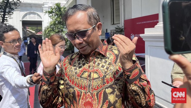 Mahfud MD menyangkal tudingan yang menyebut bahwa pemerintah melakukan politisasi hukum pada kasus-kasus korupsi.