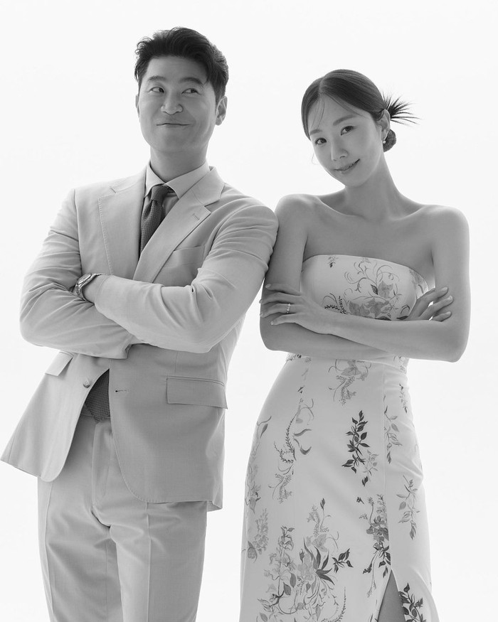 Member dari Dynamic Duo tersebut mengungkapkan awal mula pertemuan dirinya dengan sang istri adalah melalui teman dekat. Pertemuan tersebut tanpa sadar menjadi awal dari sebuah takdir bertemu, Beauties./ Foto: instagram.com/choiza