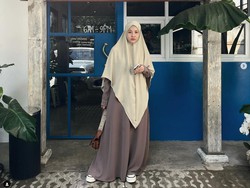 Gaya Natasha Rizky Main Tenis Pakai Gamis, Banjir Pujian Tetap Istiqomah