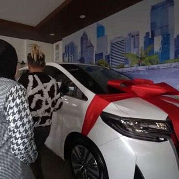 6 Potret Pemberian Sule yang Diminta Nathalie Untuk Diambil Kembali