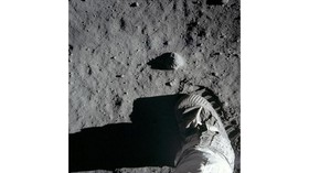 54 Tahun Pendaratan Manusia di Bulan via Apollo 11, Simak 5 Hoaksnya