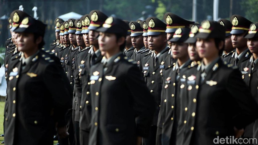 Akpol adalah singkatan dari Akademi Kepolisian, sedangkan Akmil memiliki kepanjangan Akademi Militer. Simak info selengkapnya soal perbedaan Akpol dan Akmil.