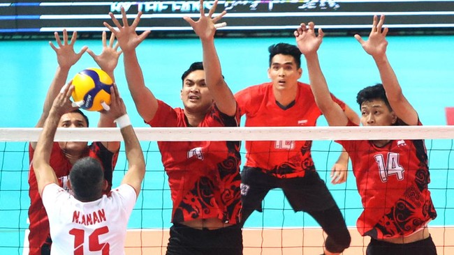 Hendra Kurniawan terpilih jadi best middle blocker di beberapa turnamen tahun ini. Ia pun berbicara soal peluang jadi best middle blocker di Kejuaraan Asia.