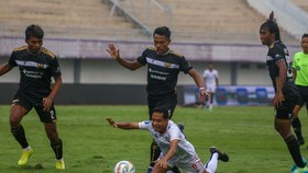 Komdis PSSI Sanksi Asep Berlian Buntut Tekel Brutal ke Rachmat Irianto