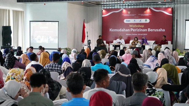 Satgas UUCK memperkenalkan manfaat dari NIB kepada para pelaku UMK dalam workshop bertajuk Kemudahan Perizinan Berusaha di Belawan, Kota Medan, Sumatera Utara.