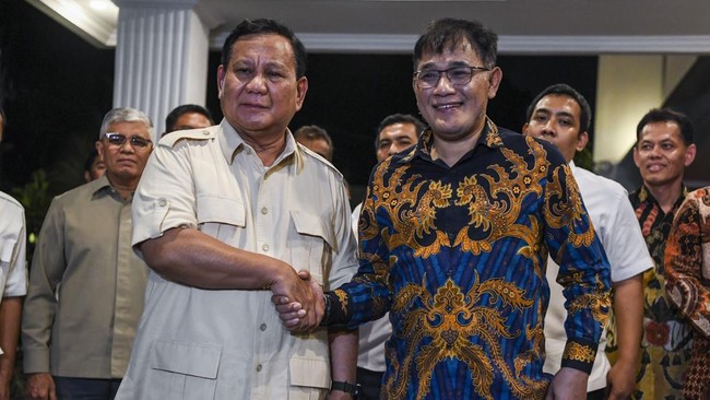 Petinggi PDIP Djarot Saiful Hidayat mendoakan dan mendorong Budiman Sudjatmiko menjadi cawapres mendampingi Prabowo Subianto di Pilpres 2024
