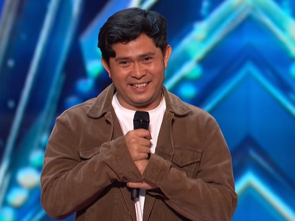 Tenang Saat Diinterupsi Simon Cowell, Dulu Cakra Khan Pernah Dilempari Makanan & Disuruh Turun Saat Nyanyi