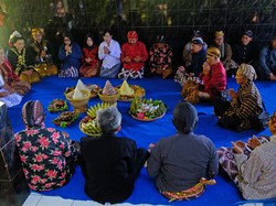 Tradisi Malam Satu Suro: Pawai Obor-Kirab Kebo Bule