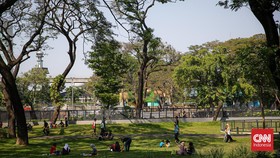 FOTO: Mengisi Libur Tengah Minggu di Tebet Eco Park