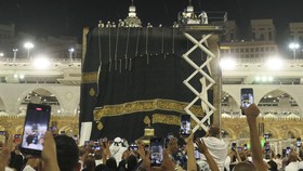 Apa Benar Burung Tak Berani Hinggap di Atas Ka'bah?