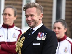 6 Potret Rob Dixon Bodyguard Tampan Pangeran William yang Disorot