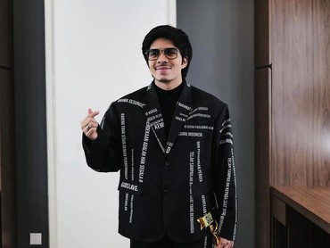 img-title Sempat Hidup Susah, Atta Halilintar Pernah Numpang Makan di Kondangan