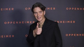 Cillian Murphy Menang Piala Golden Globe Pertama Berkat Oppenheimer