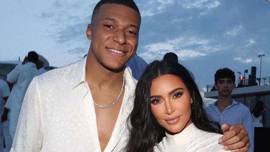 Heboh Kim Kardashian & Kylian Mbappe Diisukan Pacaran, Ini Faktanya Heboh Kim Kardashian & Kylian Mbappe Diisukan Pacaran, Ini Faktanya