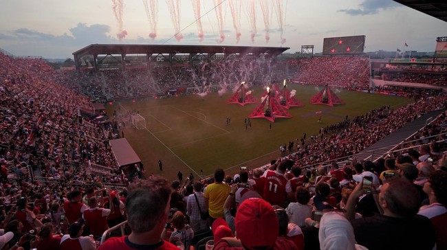 Suporter Arsenal viral karena kedapatan berkelahi di tribun pada laga Soccer Champions Tour 2023 lawan Manchester United di Stadion MetLife di New Jersey