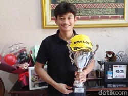 Cetak Sejarah! Arbi Pembalap Purworejo Juara Junior GP Catalunya