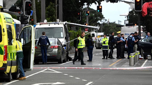 Penembakan massal terjadi di Kota Auckland, Selandia Baru, menyebabkan tiga orang tewas pada Kamis (20/7).