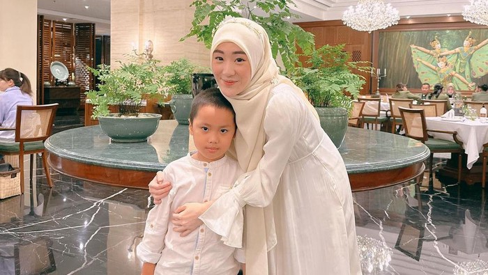Potret Larissa Chou dan Yusuf
