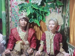 Resepsi Pernikahan Pria Sinjai-Bule Polandia Hari Ini, Sempat Tertunda Lama