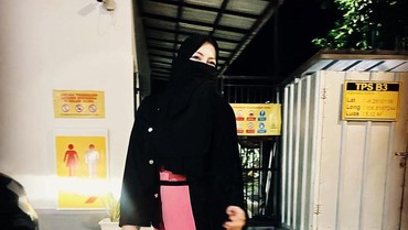 Putuskan Bercadar, Ratu Rizky Nabila Tuai Cibiran