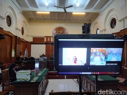 Jatim Sepekan: Sakit Hati Samanhudi-Mahalnya Paket Seragam Sekolah