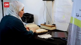 VIDEO: Peneliti Di Gaza Digitalisasi Buku-buku Kuno
