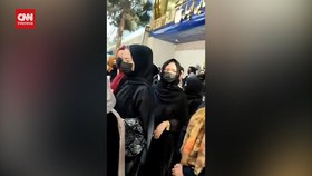 VIDEO: Taliban Larang Salon Dibuka, Perempuan Afganistan Berunjuk Rasa