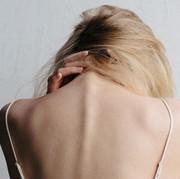 Mengenal 'TrapTox', Tren Botox Terbaru untuk Membantu Mengurangi Nyeri Bahu dan Leher