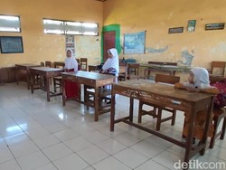 Sedihnya Guru SDN di Batang Banyak Bangku Kosong di Tahun Ajaran Baru