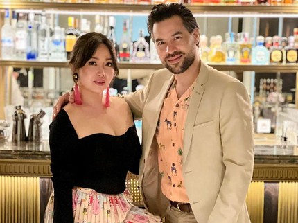 5 Potret Chef Marinka Bareng Suami yang Jarang Tersorot, Dijuluki Sweet Couple