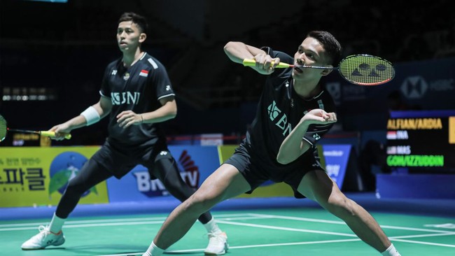 Fajar Alfian dan Muhammad Rian Ardianto membeberkan masalah yang dihadapi usai kalah di babak pertama China Open 2023.