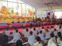 Ganjar Singgung Jelang 2024 di Acara Ibadah Umat Buddha di Borobudur