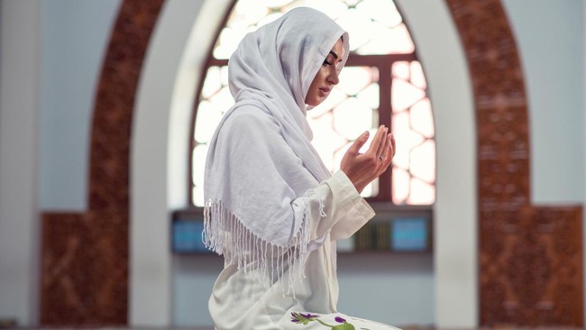 3 Doa agar Diberi Kelancaran Rezeki, Dibaca Setiap Selesai Sholat Ya!