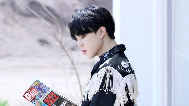 Jimin BTS akhirnya merespons pemberian dari Ryan Gosling. Ia menunjukkan sudah terima gitar Ken dari bintang film Barbie itu.