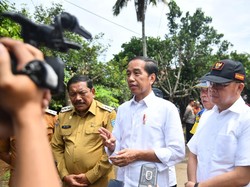 Cek Proyek Jalan di Bengkulu, Jokowi Minta Pemda Tak Takut Keluarkan Anggaran