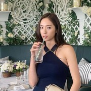 Santai Tapi Keren! Intip Gaya Krystal Jung Selama di London, Nonton Kejuaraan Wimbledon
