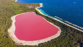 8 Tempat Pink di Dunia Bisa Bikin Berfantasi ala Barbie Land