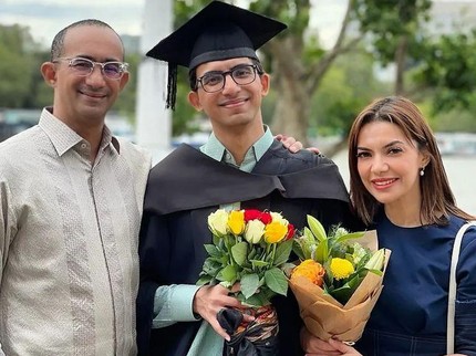 5 Potret Najwa Shihab & Suami Temani Anak Semata Wayang Wisuda di Inggris