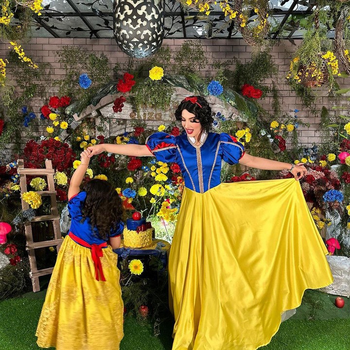 <p>Banyak netizen yang menyebut Tasya sangat totalitas dan selalu melakukan apa saja untuk sang anak. Ia bahkan rela menjadi berbagai karakter bersama Maryam. (Foto: Instagram: @tasyafarasya)</p>
