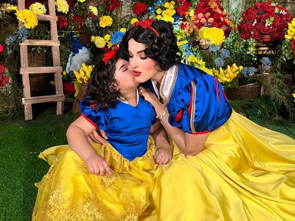 7 Potret Cantik Tasya Farasya dan Putrinya dengan Kostum Snow White