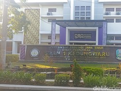 Jatim Sepekan: Plt Kasek Dicopot gegara Seragam Mahal-RJ Pencuri Mi Instan