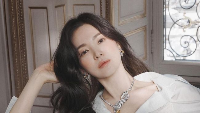 Song Hye Kyo Ungkap Dirinya Beruntung Dikelilingi Orang Baik saat Hadapi Masalah