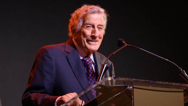 Tony Bennett sudah berkarier sejak 1936, dan terakhir kali ia merilis album pada 2021 atau pada 85 tahun berkiprah di dunia musik.