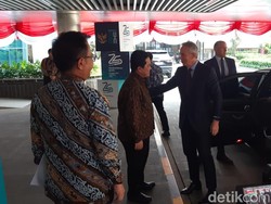Usai Bertemu Zulhas, Tony Blair Merapat ke Kantor Erick Thohir